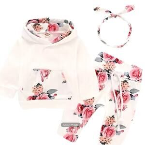 New three piece hooded outfit baby girl 0-3 months